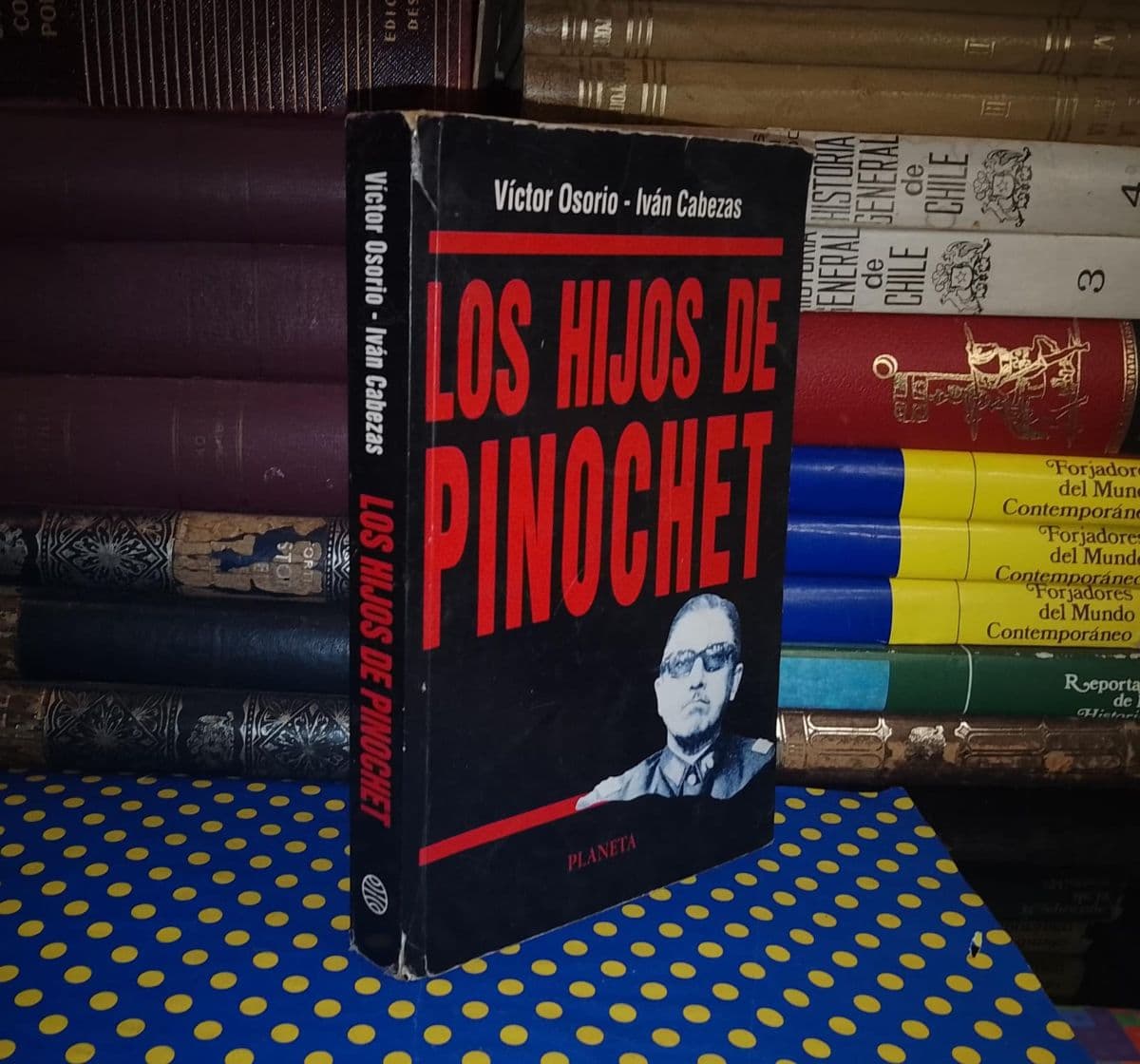 Los Hijos De Pinochet — Víctor Osorio | Iván Cabezas, libro usado (foto 1 de 3)