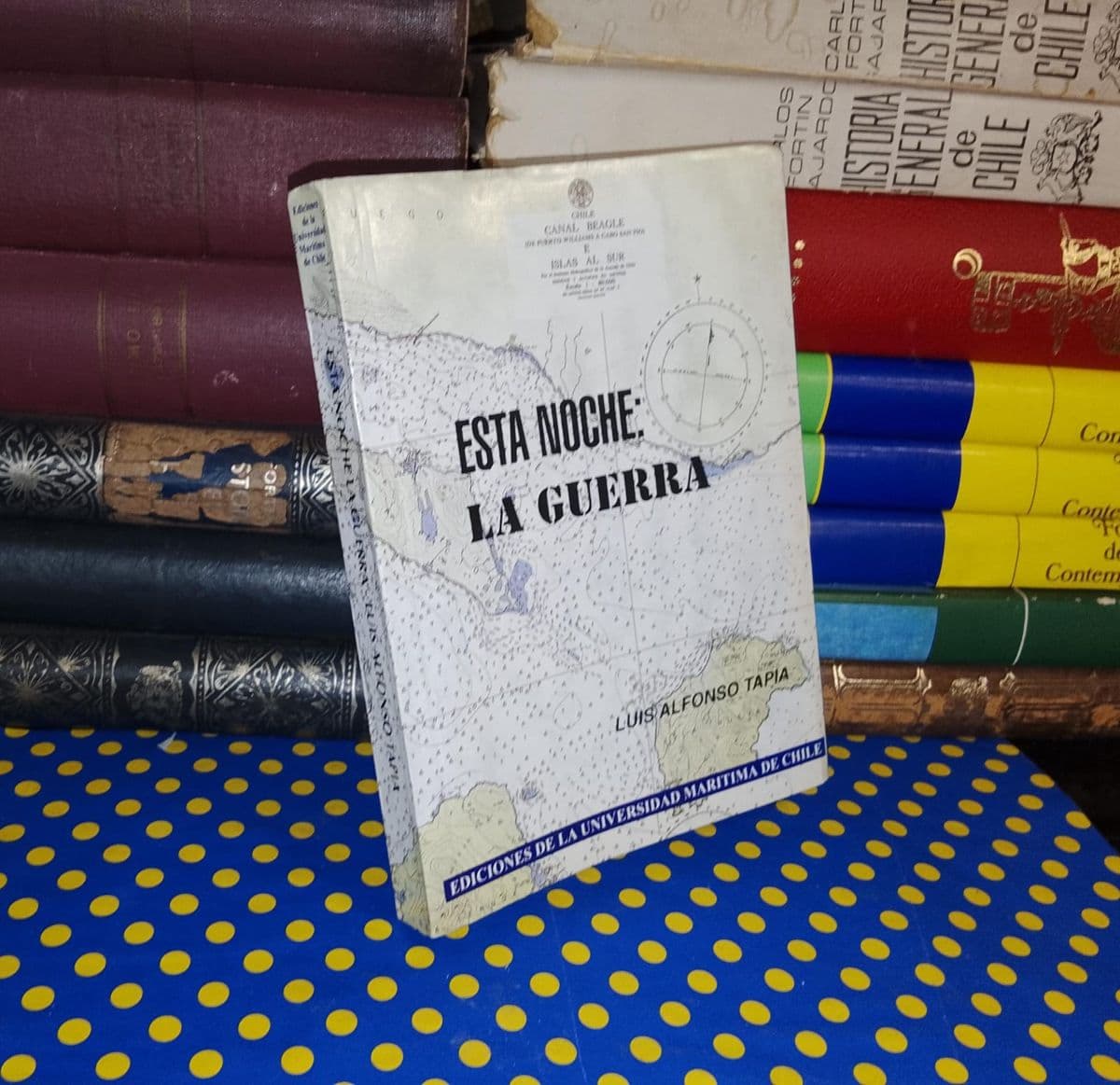 Esta Noche: La Guerra — Luis Alfonso Tapia, libro usado (foto 1 de 3)
