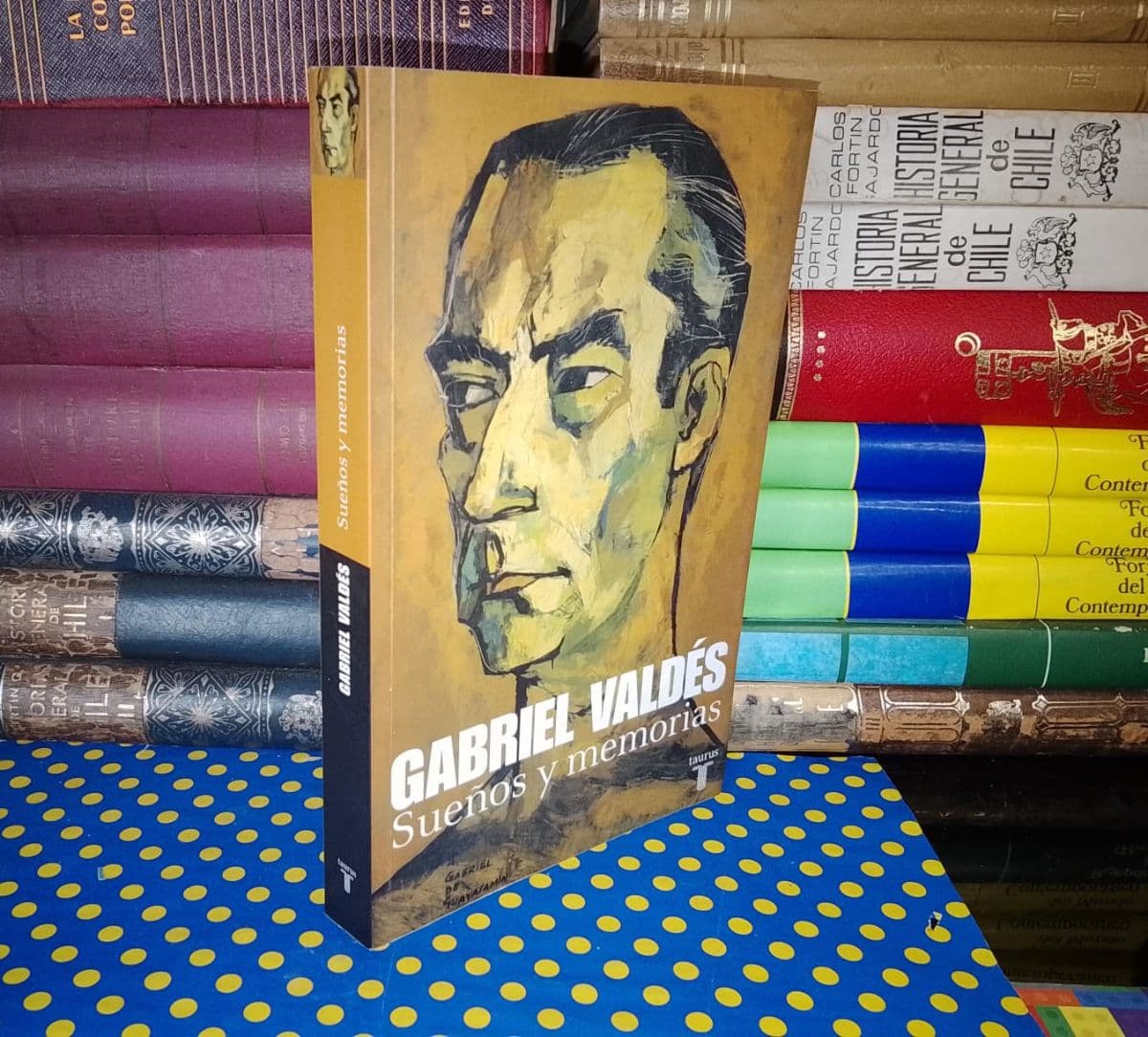 Sueños y Memorias — Gabriel Valdés, libro usado (foto 1 de 6)