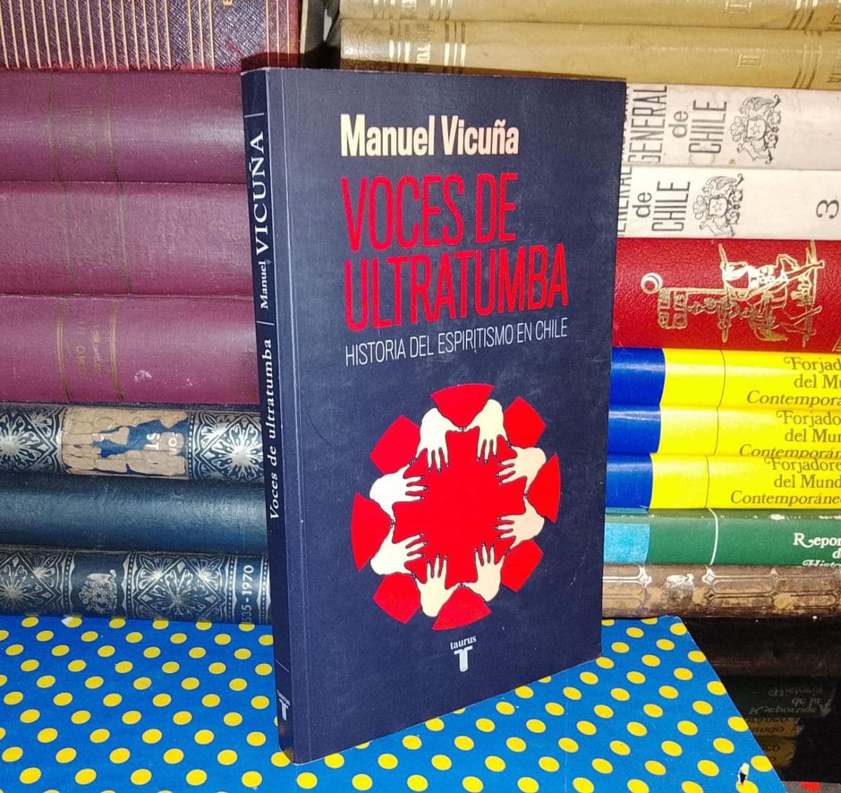 Voces De Ultratumba - Historia del espiritismo en Chile — Manuel Vicuña, libro usado (foto 1 de 6)