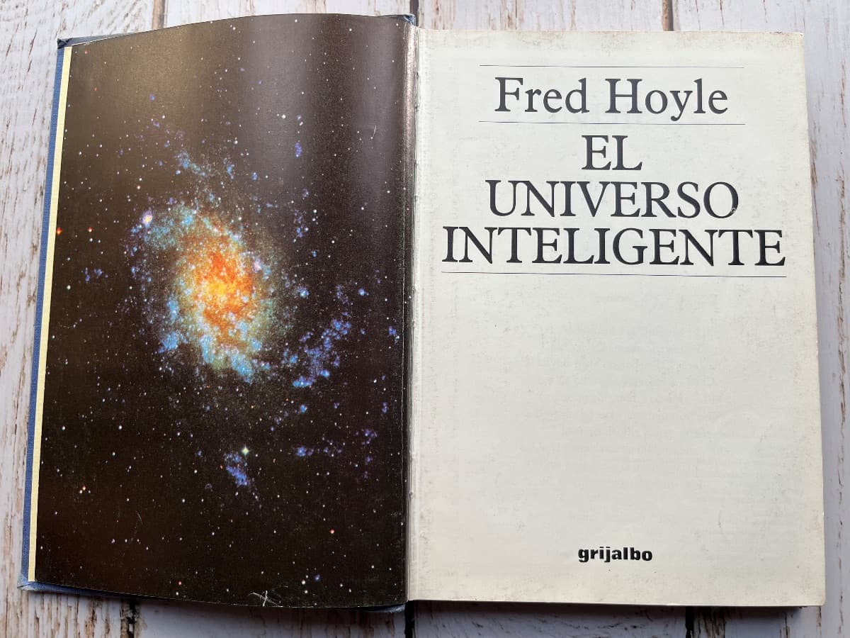 El universo inteligente — Fred Hoyle, libro usado