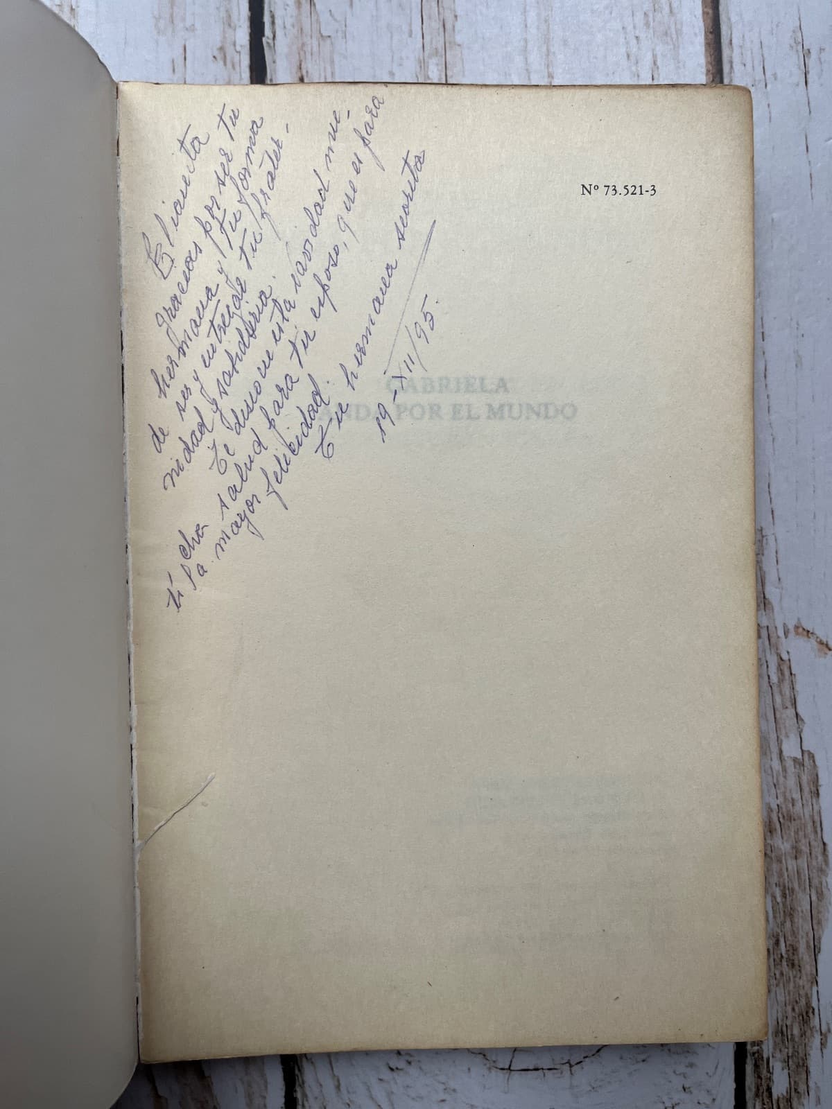 Gabriela anda por el mundo — Roque Esteban Scarpa, libro usado (foto 1 de 6)