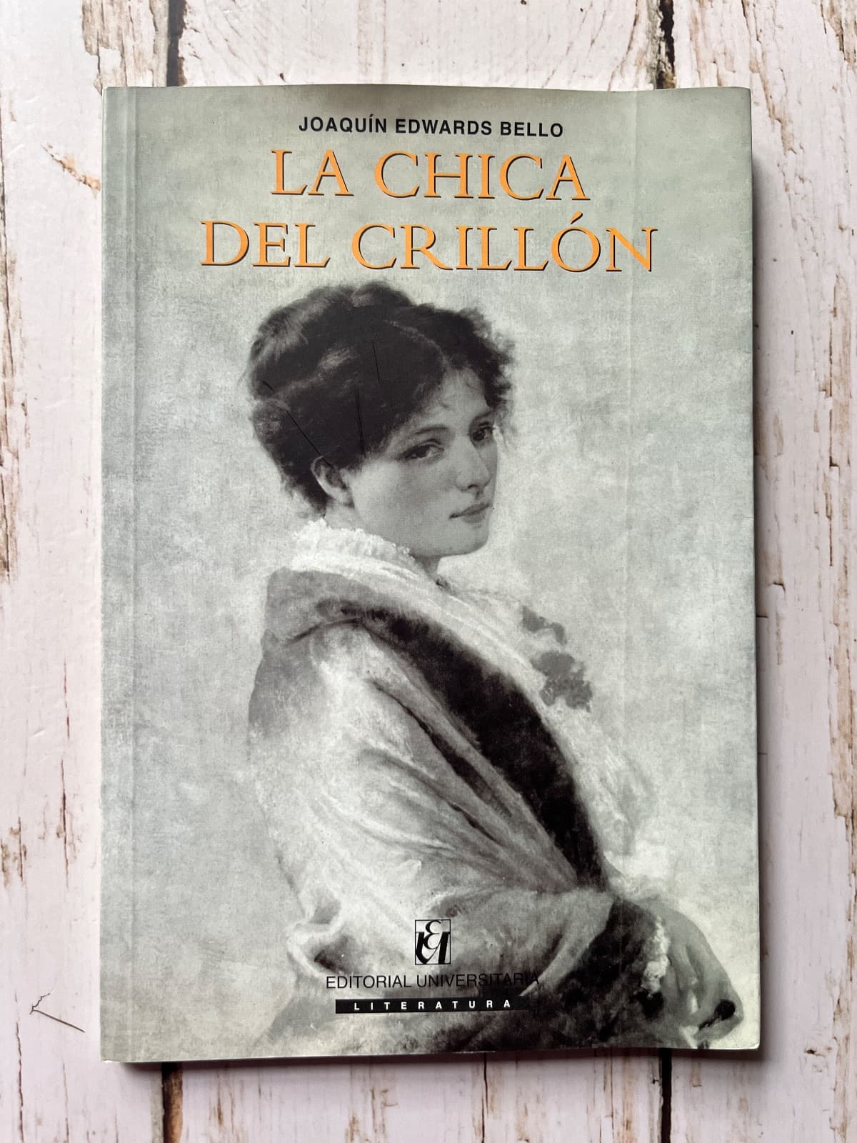 La chica del Crillón — Joaquín Edwards Bello, libro usado (foto 1 de 6)