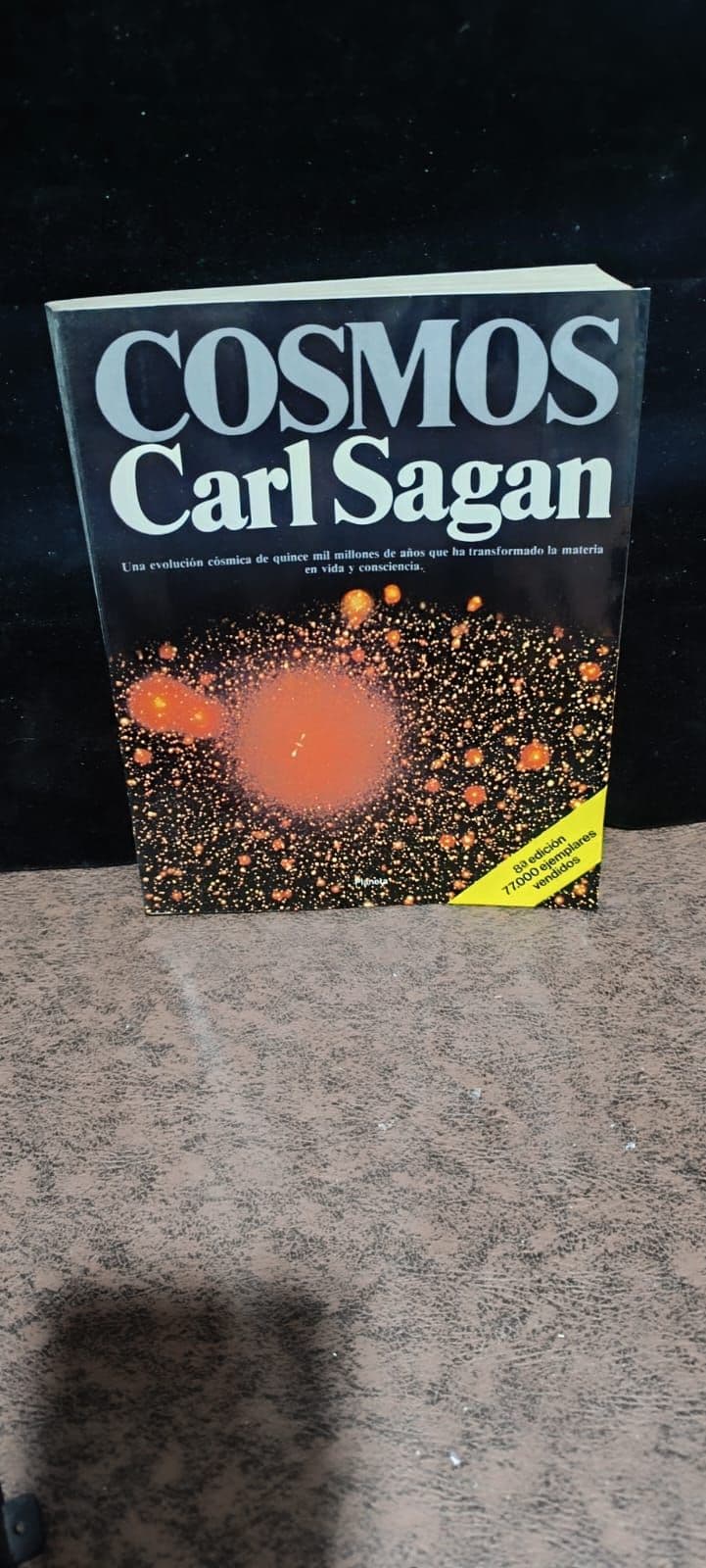 Cosmos — Carl Sagan, libro usado
