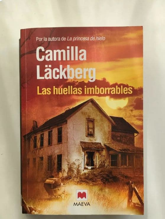 Huellas Imborrables — Camilla Läckberg, libro usado
