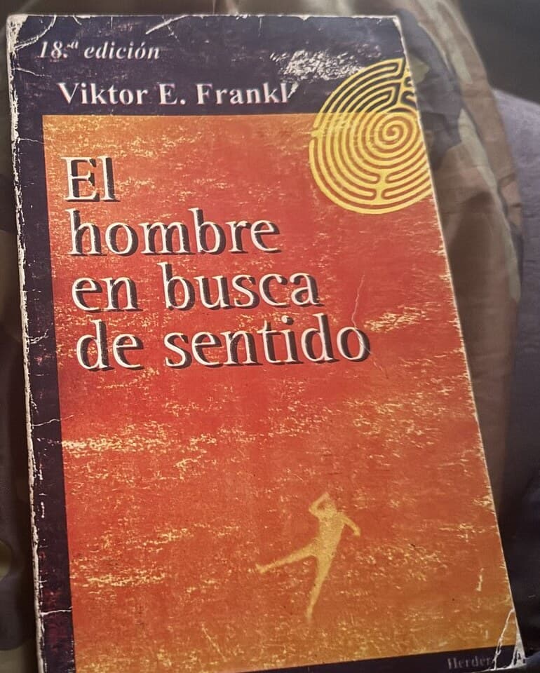 El hombre en busca de sentido — Viktor E. Frankl, libro usado (foto 1 de 2)