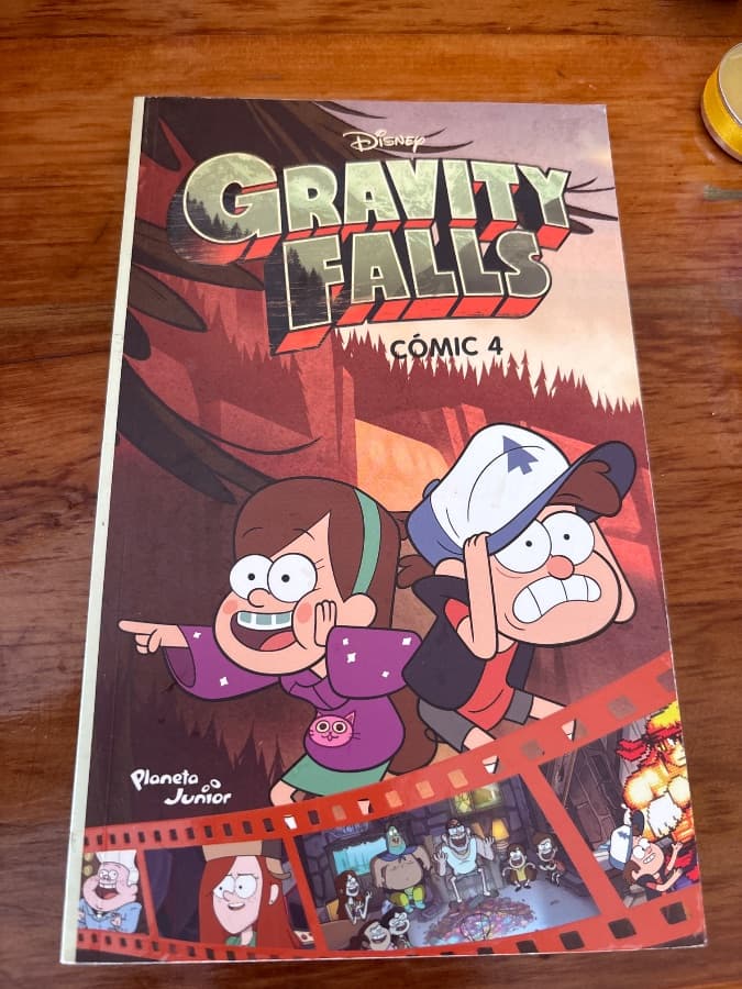 Gravity Falls Cómic 4 — Alex Hirsch (creador original); adaptación de varios autores de cómics Disney), libro usado