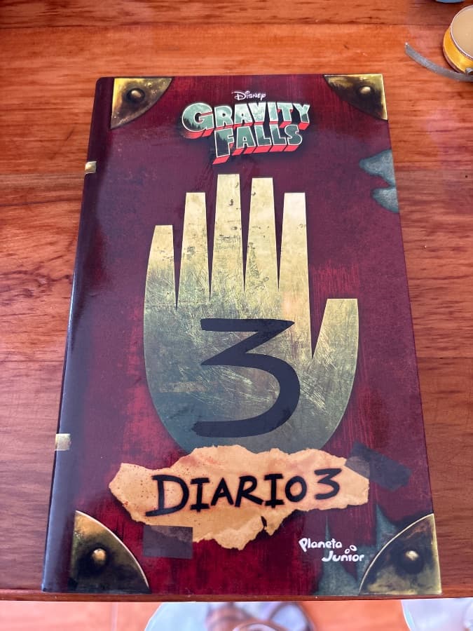 Gravity Falls: Diario 3 — Alex Hirsch, libro usado (foto 1 de 3)