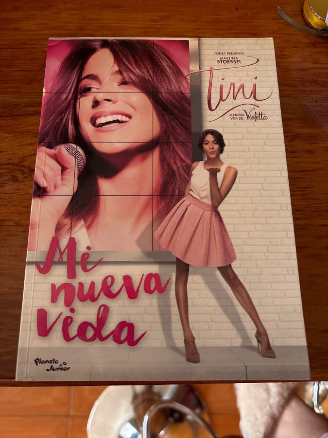 Tini: La nueva vida de Violetta - Mi nueva vida — Martina Stoessel, libro usado