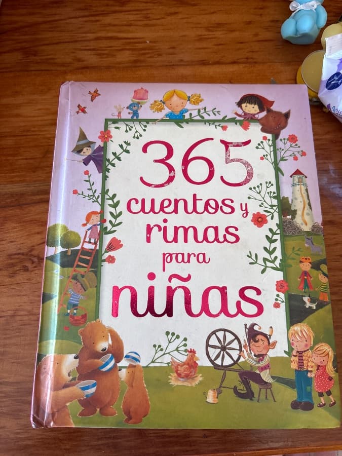 365 cuentos y rimas para niñas