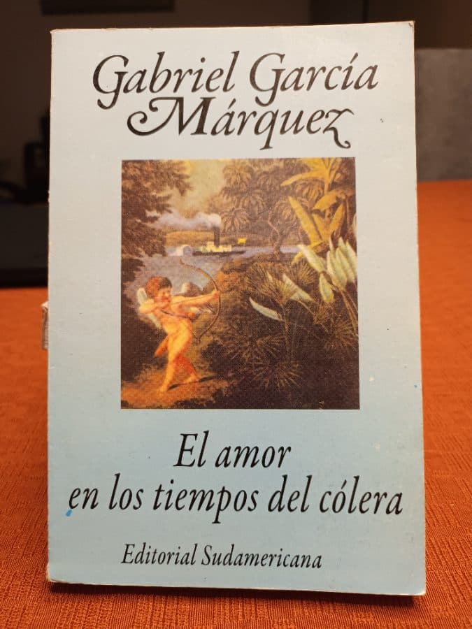 El amor en los tiempos del cólera — Gabriel García Márquez, libro usado