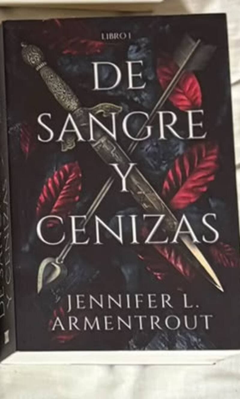 De sangre y cenizas (libro 1) — Jennifer L. Armentrout, libro usado