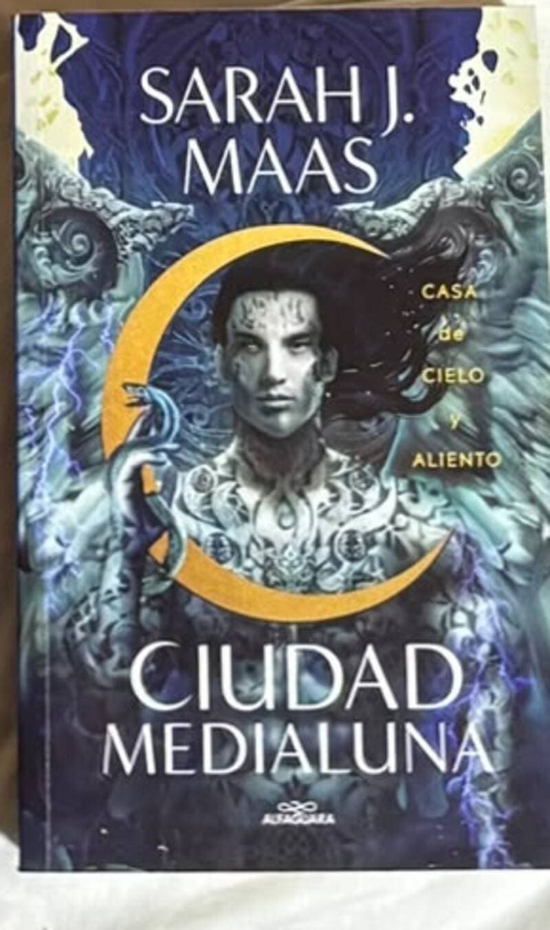 Ciudad Medialuna: Casa de cielo y aliento — Sarah J. Maas, libro usado