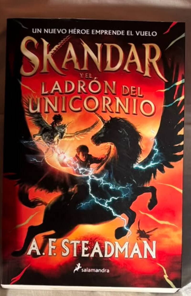 Skandar y el ladrón del unicornio — A. F. Steadman, libro usado