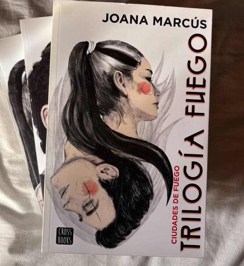 Ciudades de fuego — Trilogía Fuego (3 tomos) — Joana Marcús, libro usado