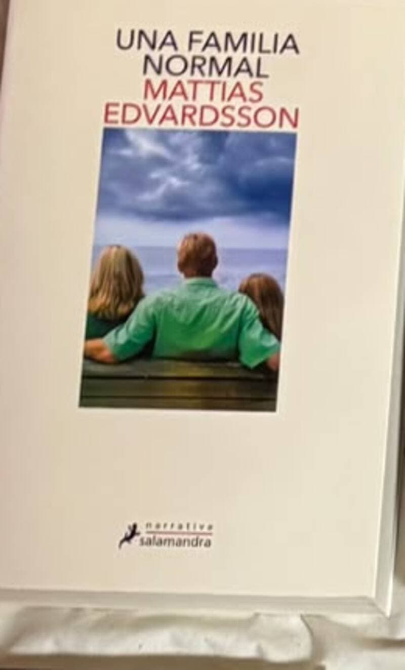 Una familia normal — Mattias Edvardsson, libro usado