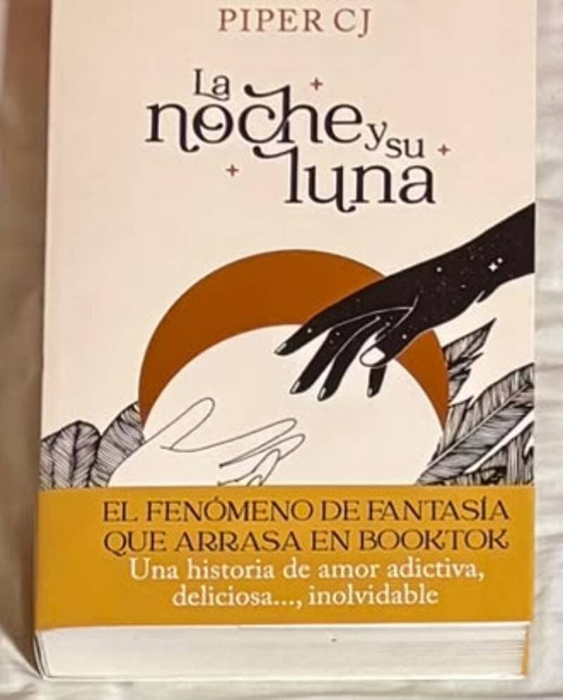 La noche y su luna — Piper CJ, libro usado
