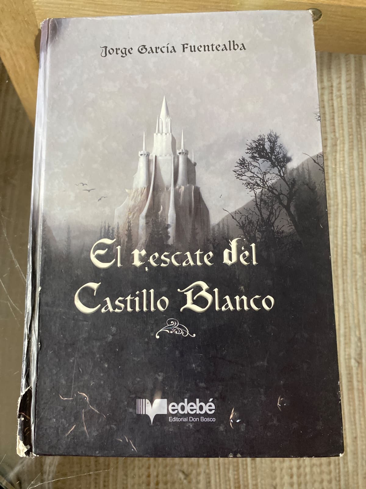 El rescate del Castillo Blanco — Jorge García Fuentealba, libro usado (foto 1 de 2)