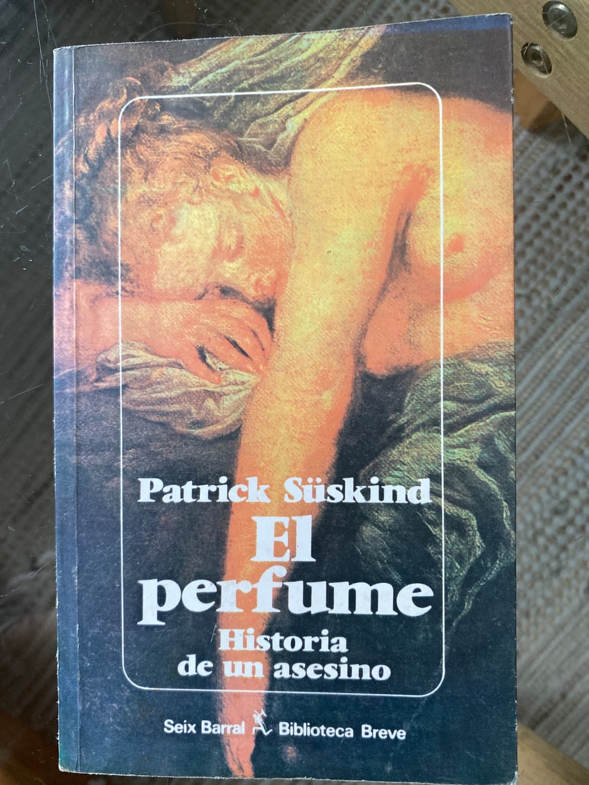 El perfume: Historia de un asesino — Patrick Süskind, libro usado (foto 1 de 3)