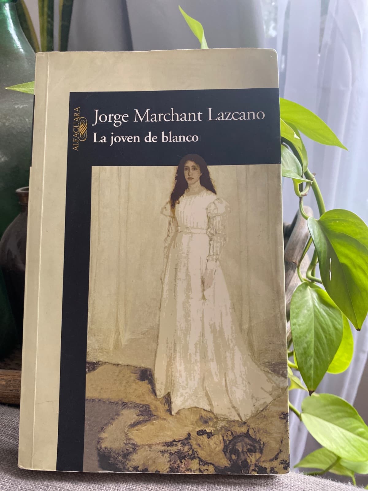 La Joven de Blanco — Jorge Marchant Lazcano, libro usado