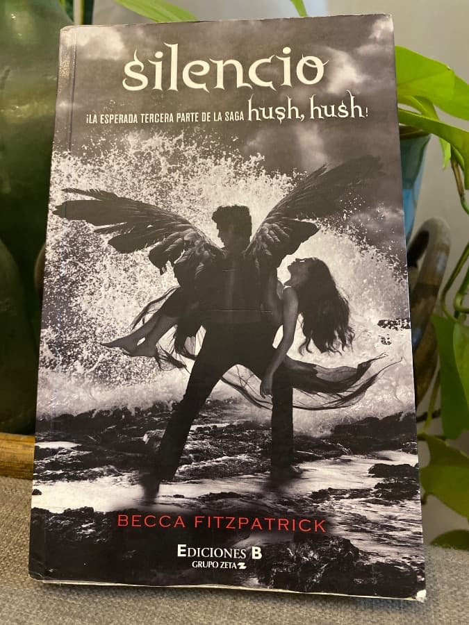 Silencio — Becca Fitzpatrick, libro usado