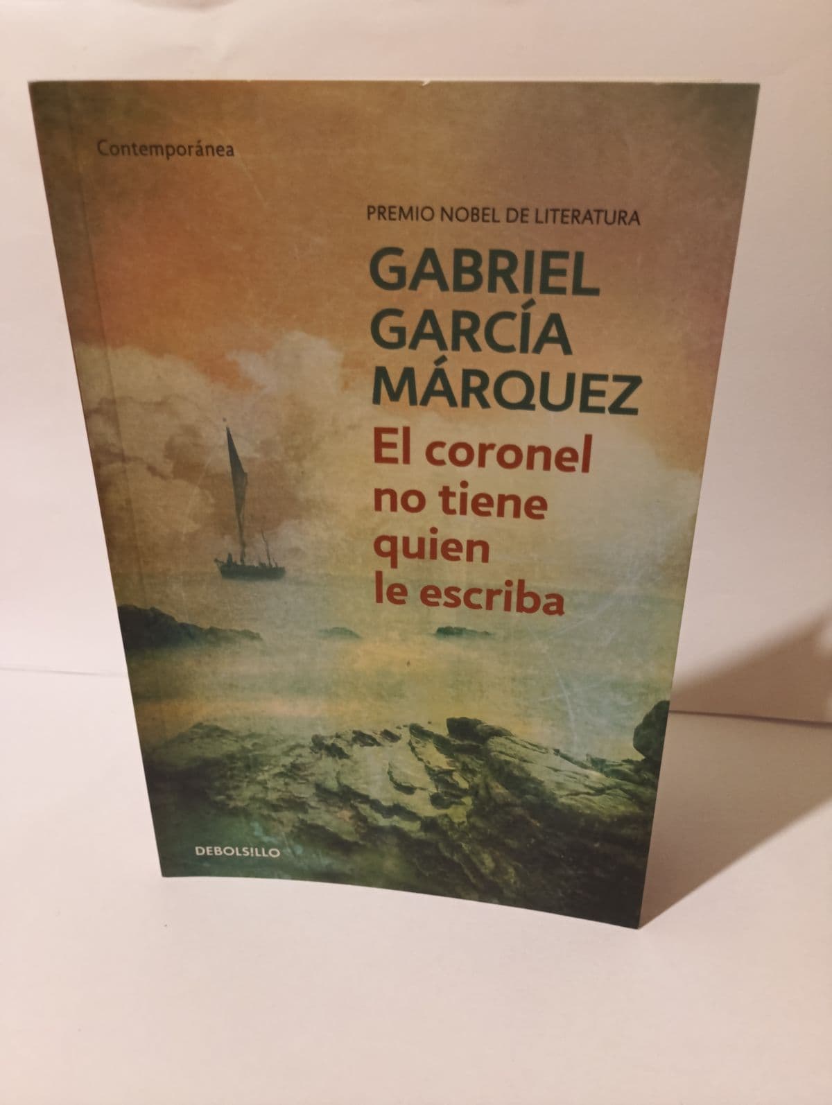 El coronel no tiene quien le escriba — Gabriel García Márquez , libro usado