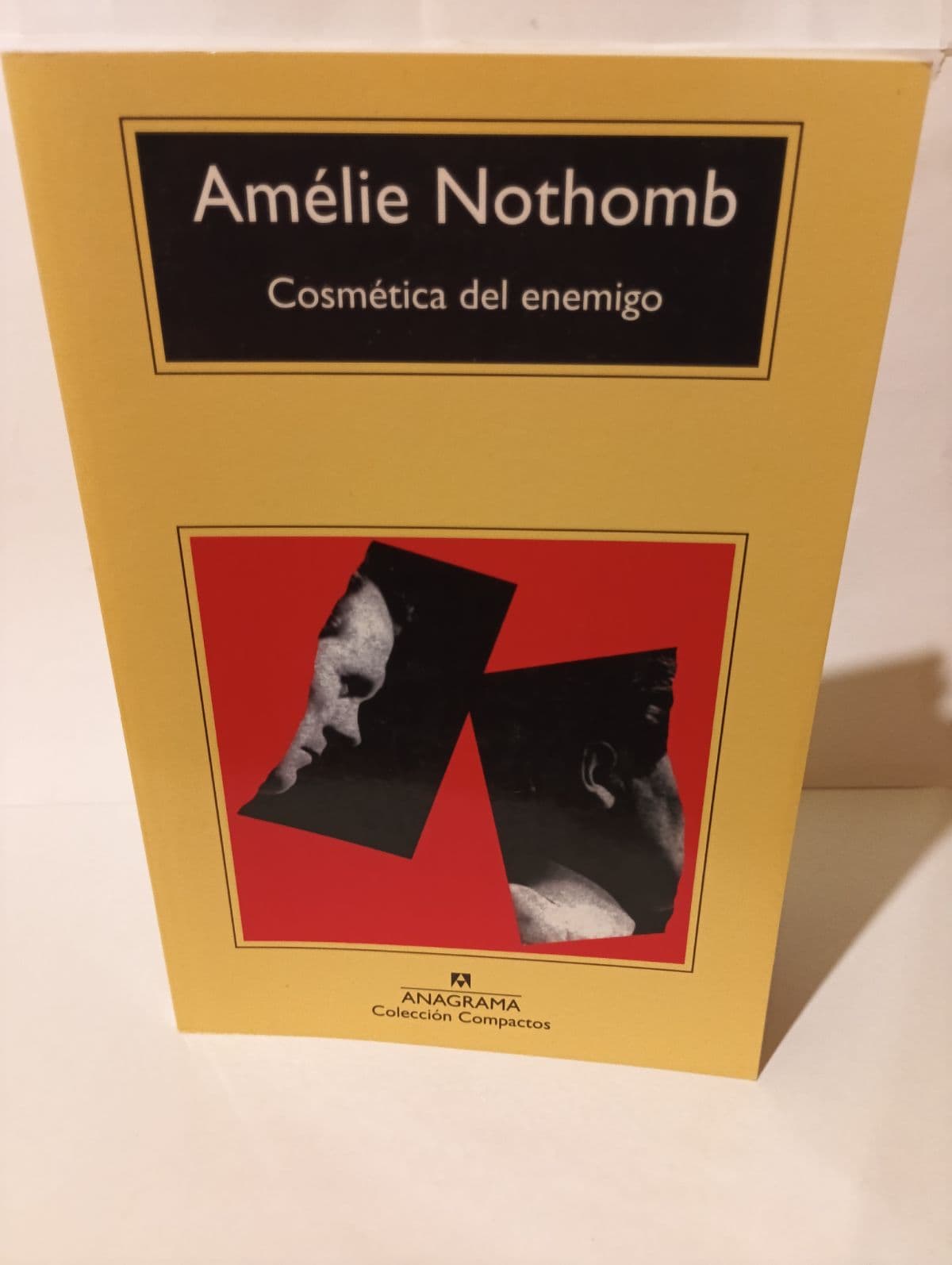 Cosmética del enemigo — Amélie Nothomb, libro usado (foto 1 de 6)