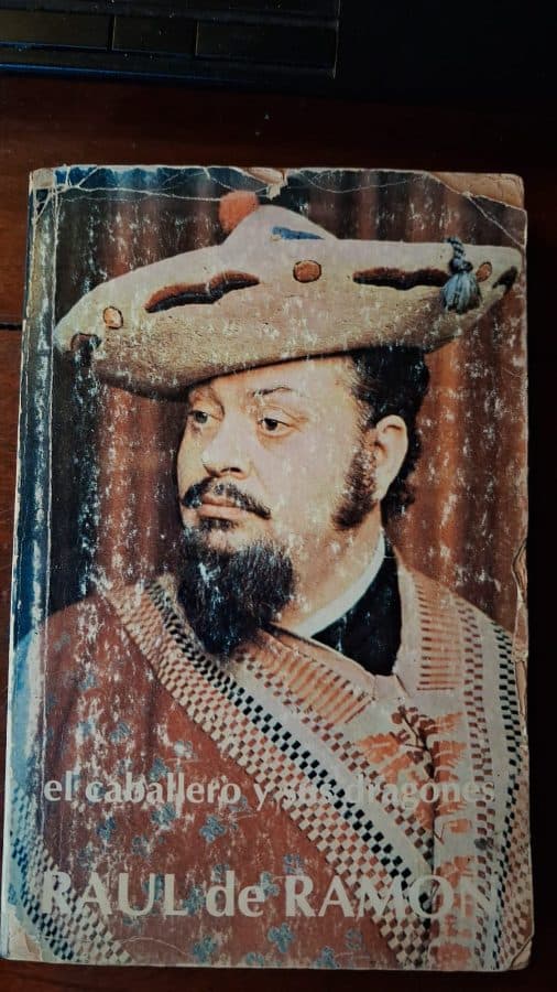 El caballero y sus dragones — Raúl de Ramón, libro usado (foto 1 de 2)
