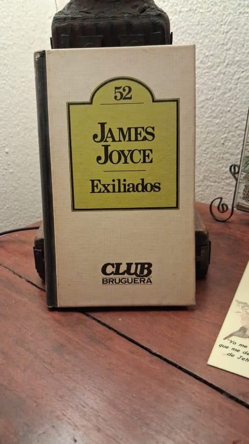 Exiliados — James Joyce, libro usado