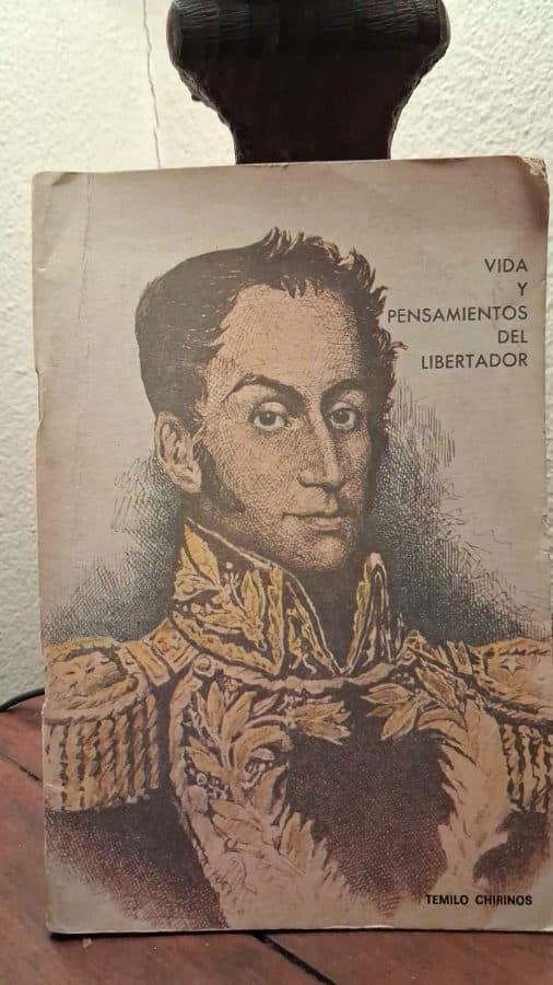 Vida y Pensamientos del Libertador — Temilo Chirinos, libro usado