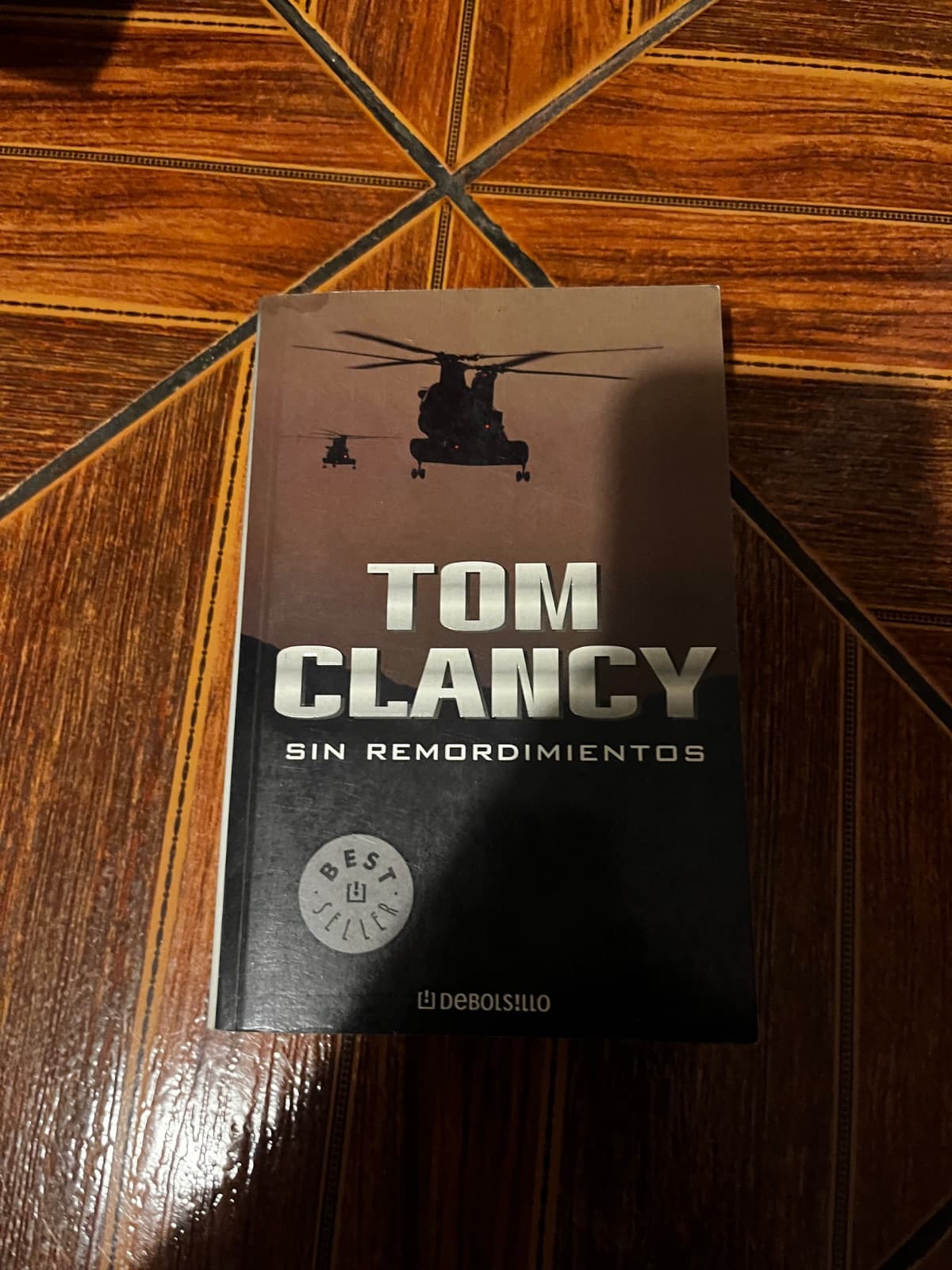 Sin Remordimientos — Tom Clancy, libro usado