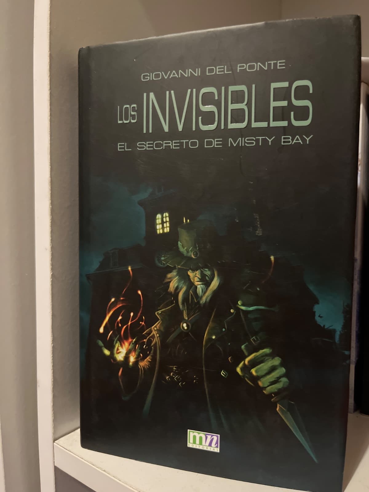 Los Invisibles: El Secreto de Misty Bay — Giovanni Del Ponte, libro usado