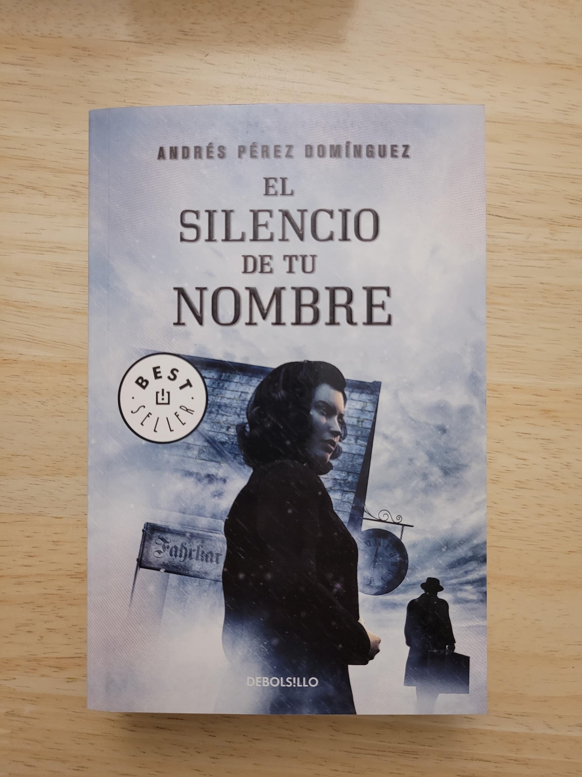 El silencio de tu nombre — Andrés Pérez Domínguez, libro usado
