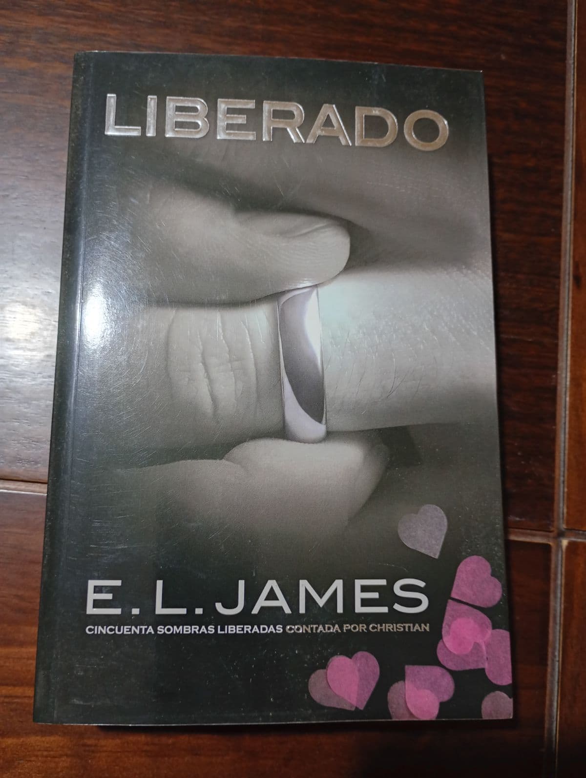 Liberado: Cincuenta sombras liberadas contada por Christian — E. L. James, libro usado (foto 1 de 4)