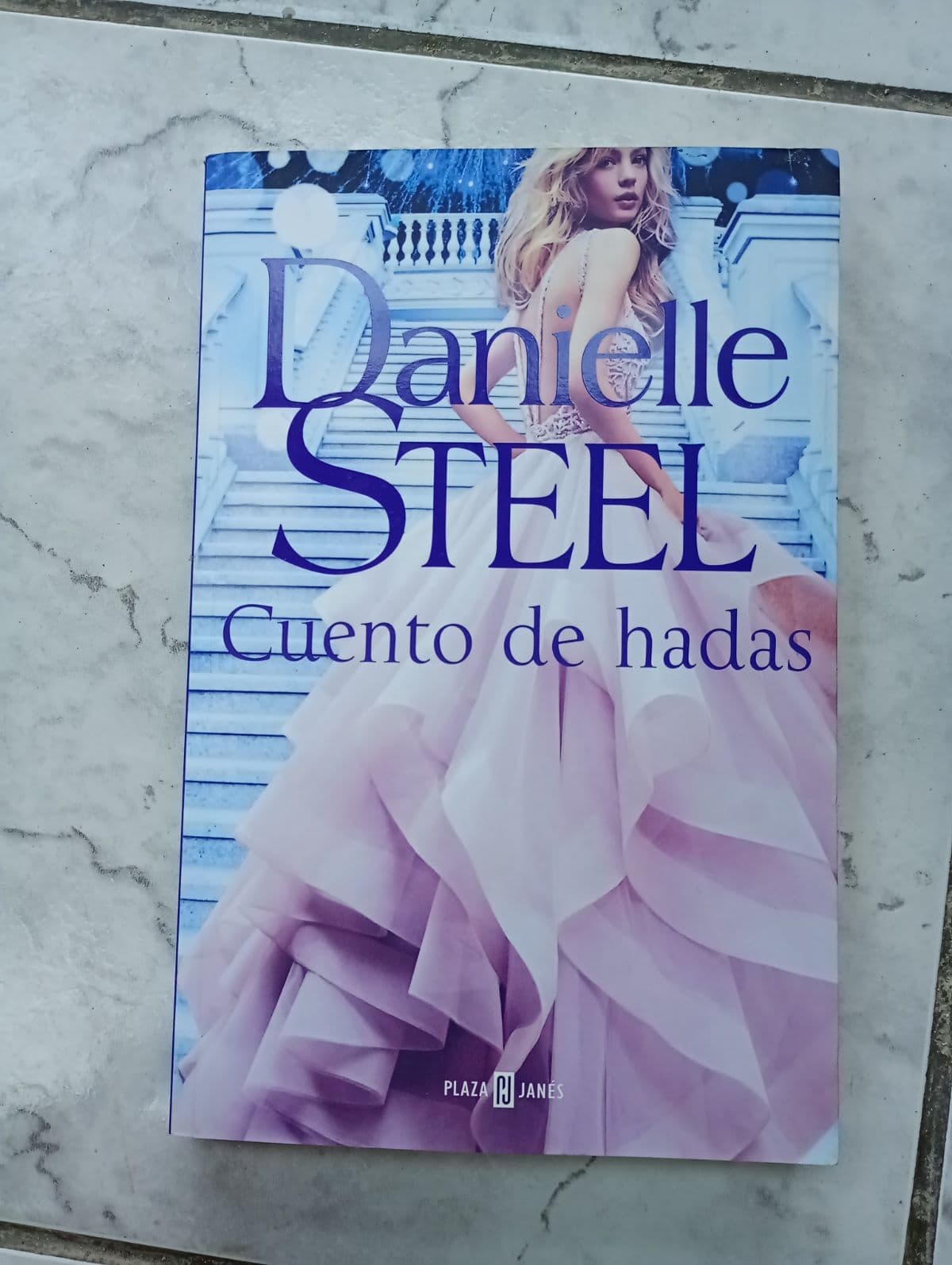 Cuento de hadas — Danielle Steel, libro usado (foto 1 de 4)