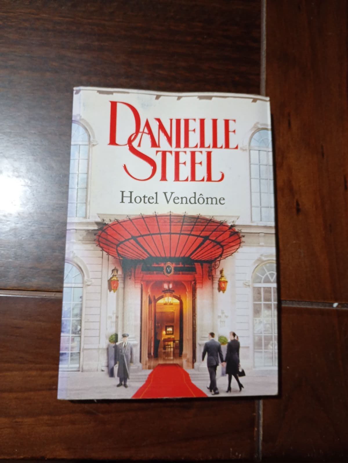 Hotel Vendôme — Danielle Steel, libro usado (foto 1 de 4)