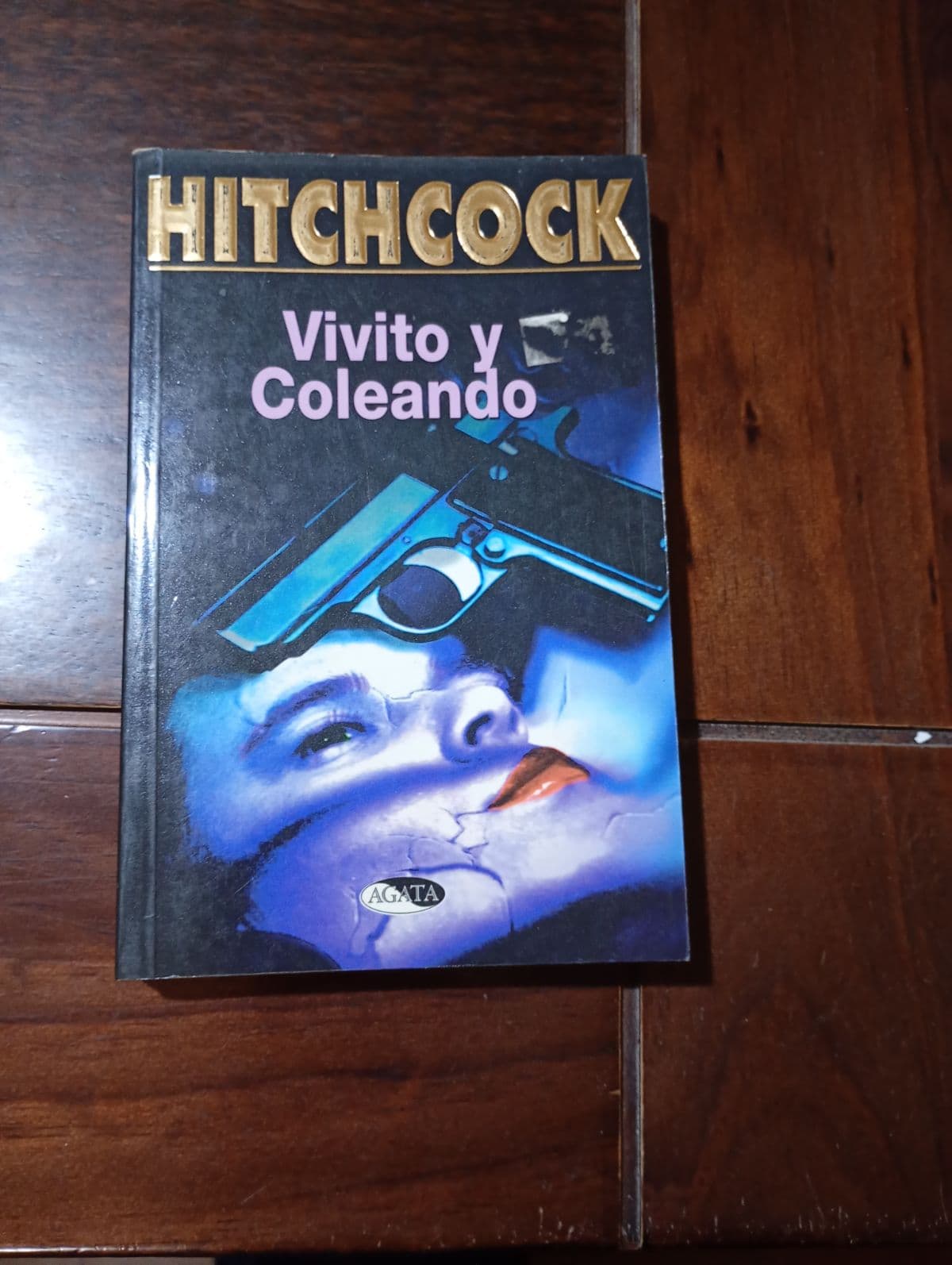 Vivito y Coleando — Alfred Hitchcock, libro usado