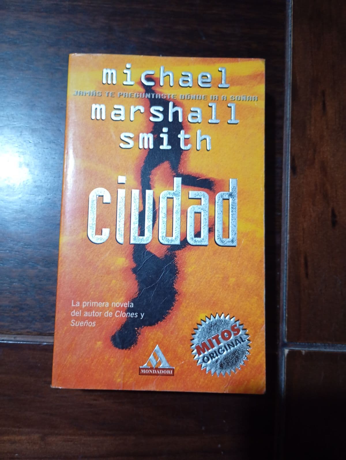 Ciudad — Michael Marshall Smith, libro usado