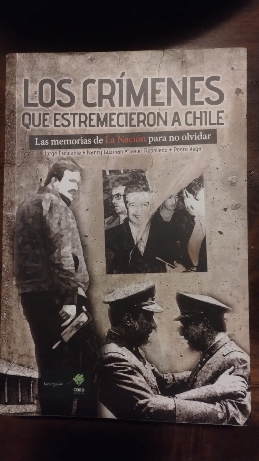 Los crímenes que estremecieron a Chile — Jorge Escalante; Nancy Guzmán; Javier Rebolledo; Pedro Vega, libro usado
