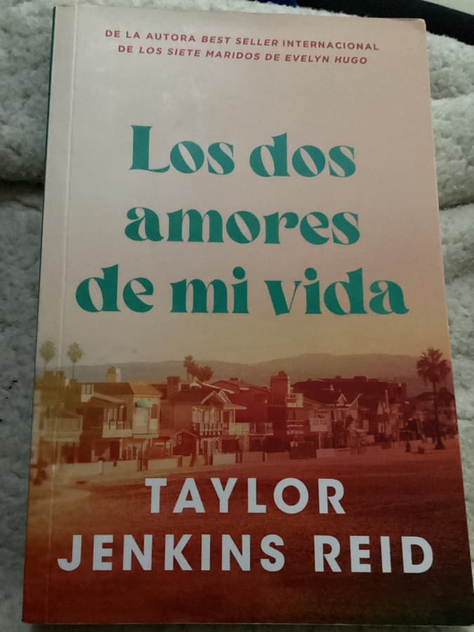 Los dos amores de mi vida — Taylor Jenkins Reid, libro usado