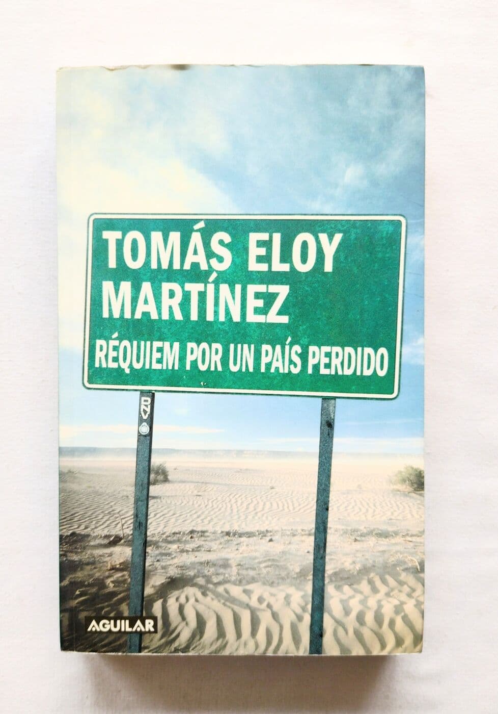 Réquiem por un país perdido — Tomás Eloy Martínez, libro usado
