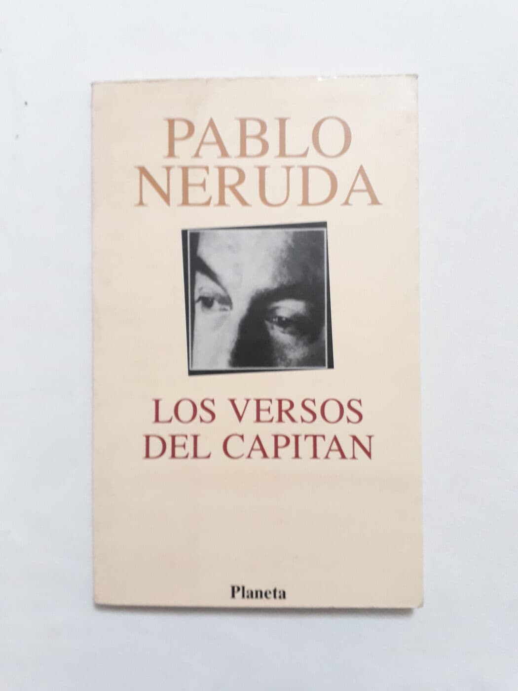 Los versos del capitán — Pablo Neruda, libro usado