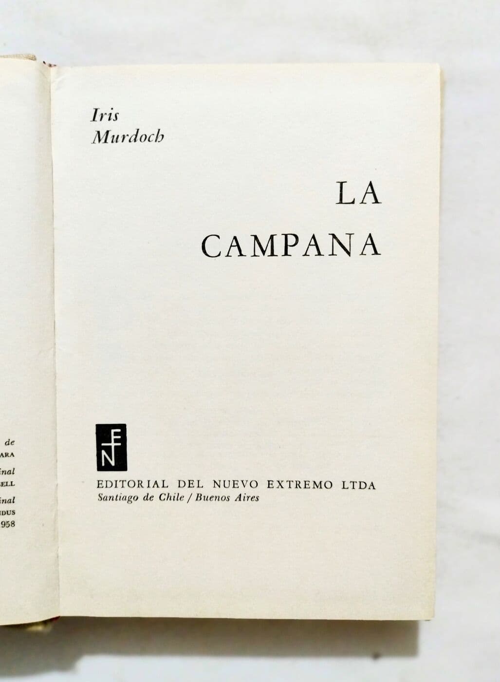 La campana — Iris Murdoch, libro usado (foto 2 de 2)