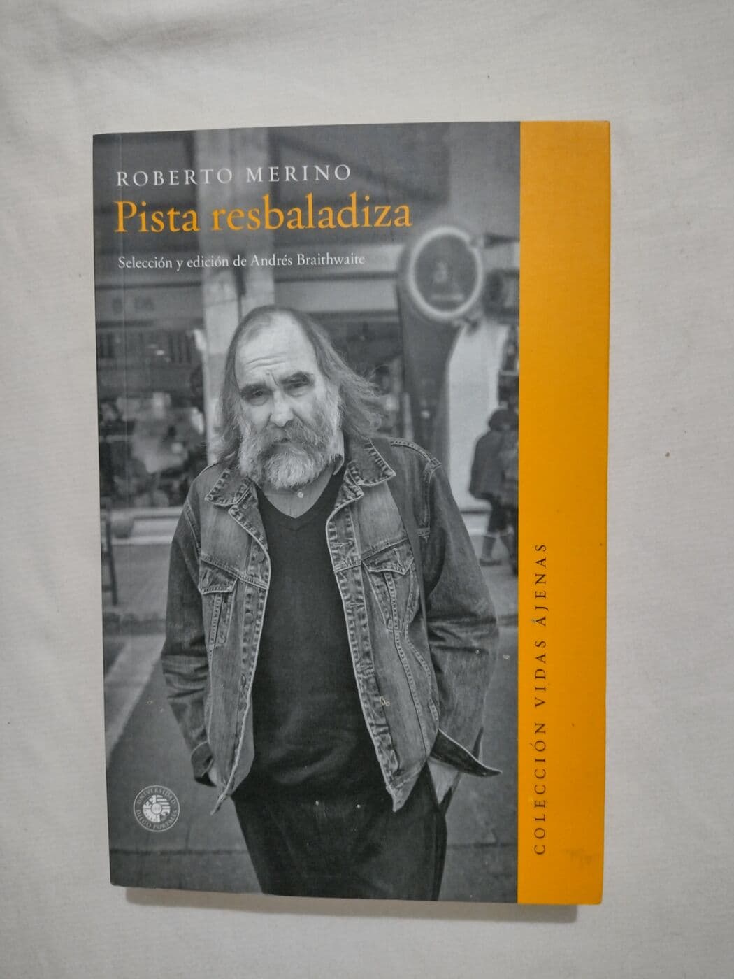 Pista resbaladiza — Roberto Merino, libro usado