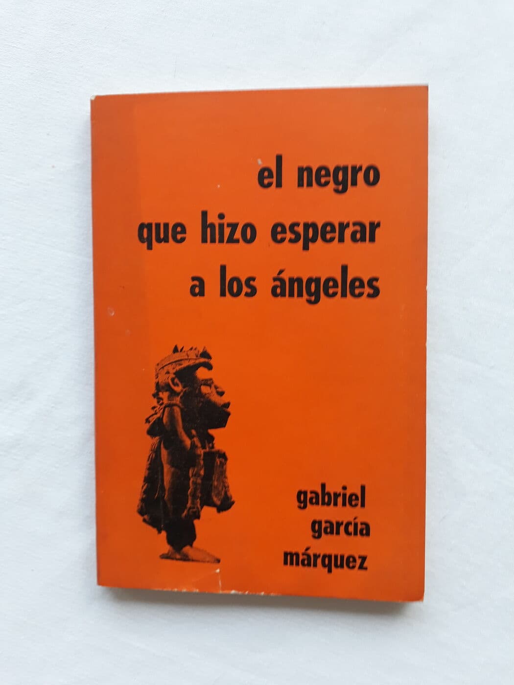 El negro que hizo esperar a los ángeles — Gabriel García Marquez, libro usado