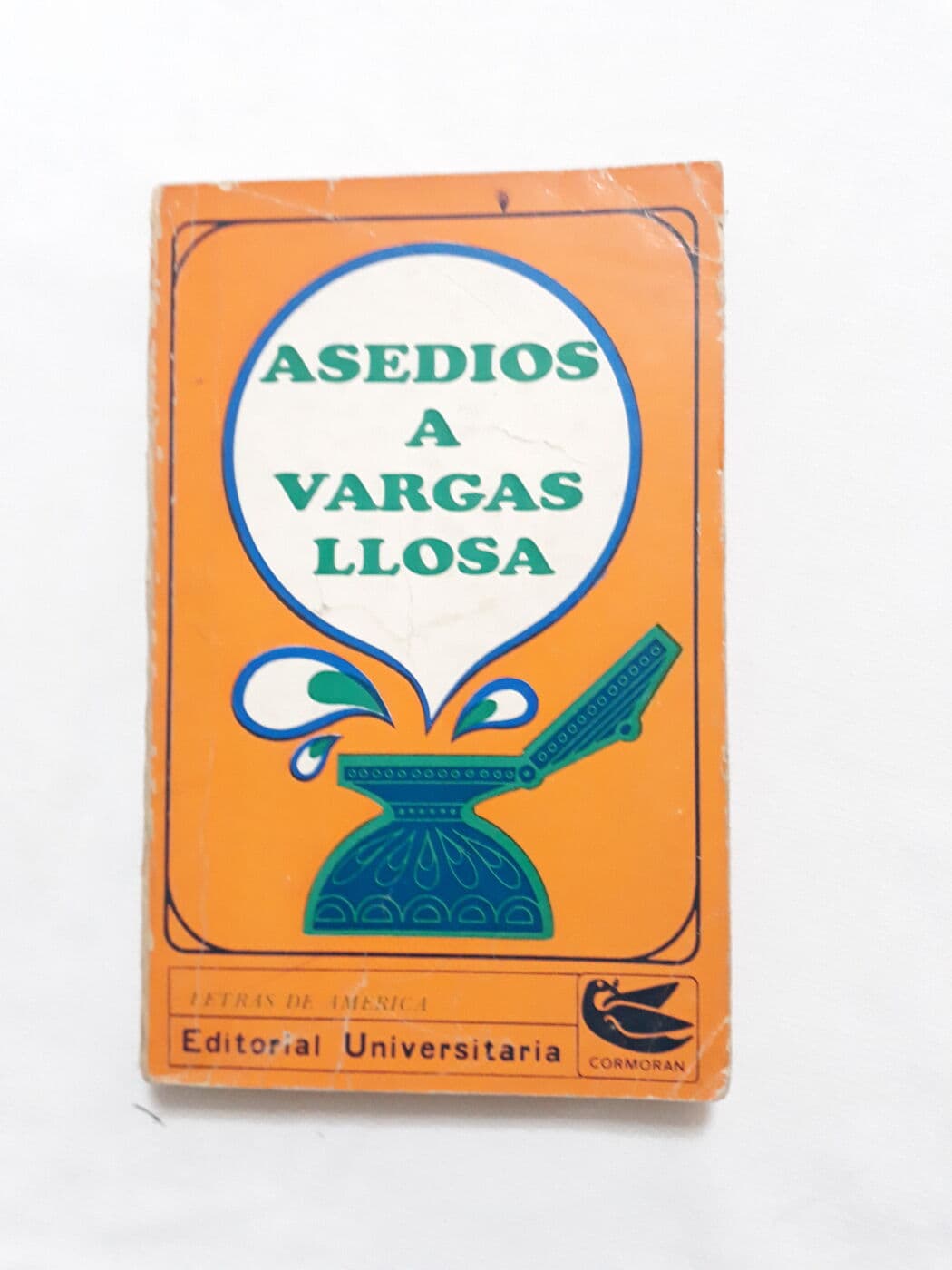 Asedios a Vargas Llosa — Varios autores, libro usado