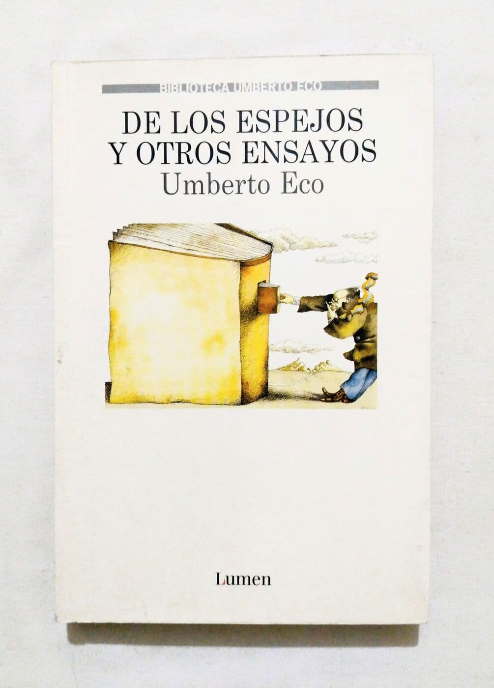 De los espejos y otros ensayos — Unberto Eco, libro usado