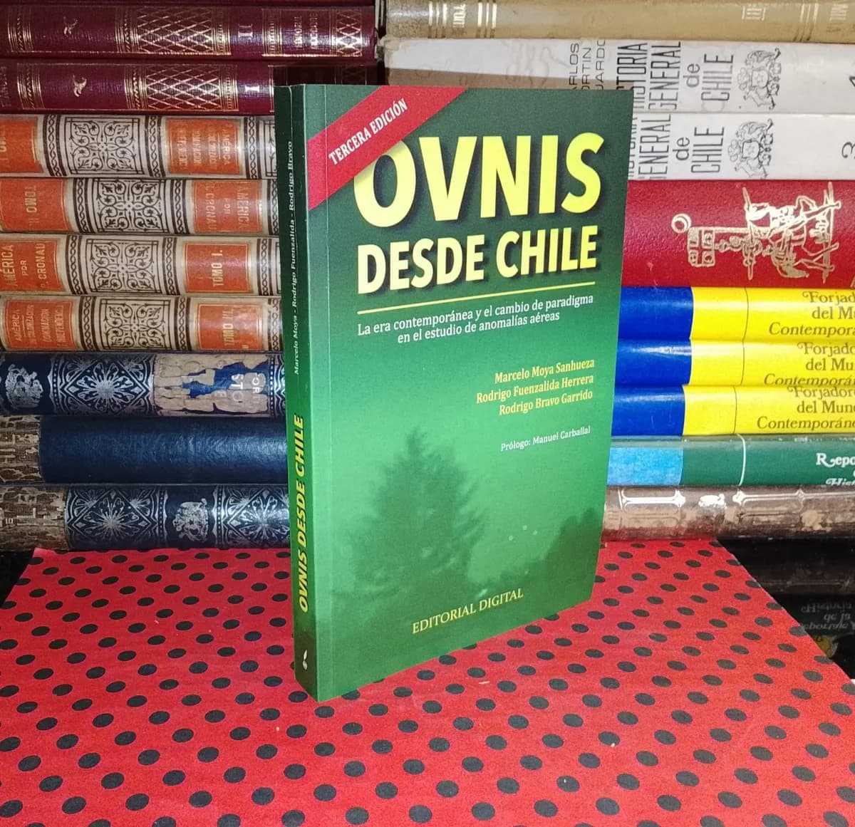 OVNIS Desde Chile — Marcelo Moya Sanhueza | Rodrigo Fuenzalida Herrera | Rodrigo Bravo Garrido, libro usado