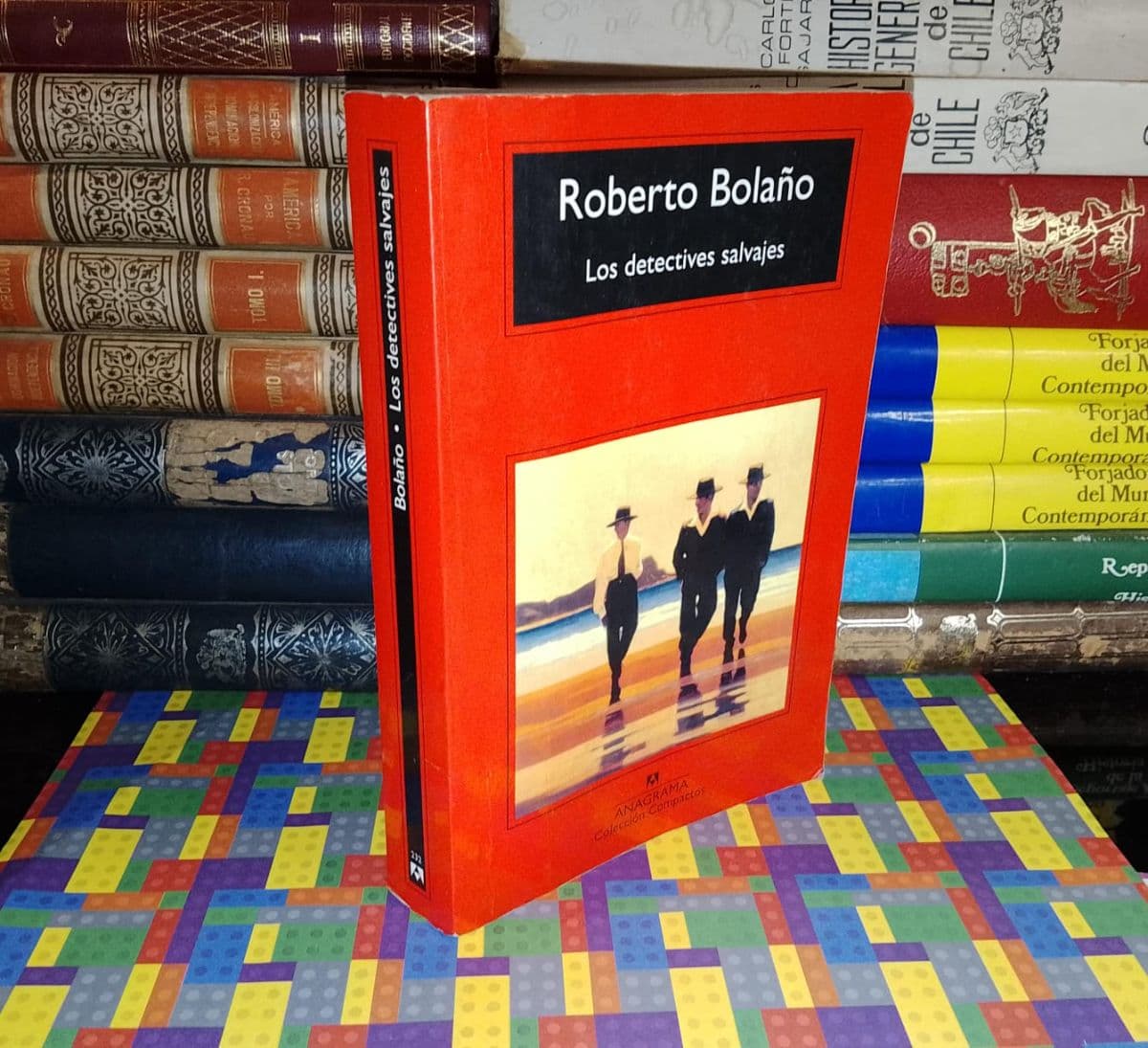 Los Detectives Salvajes — Roberto Bolaño, libro usado (foto 1 de 3)