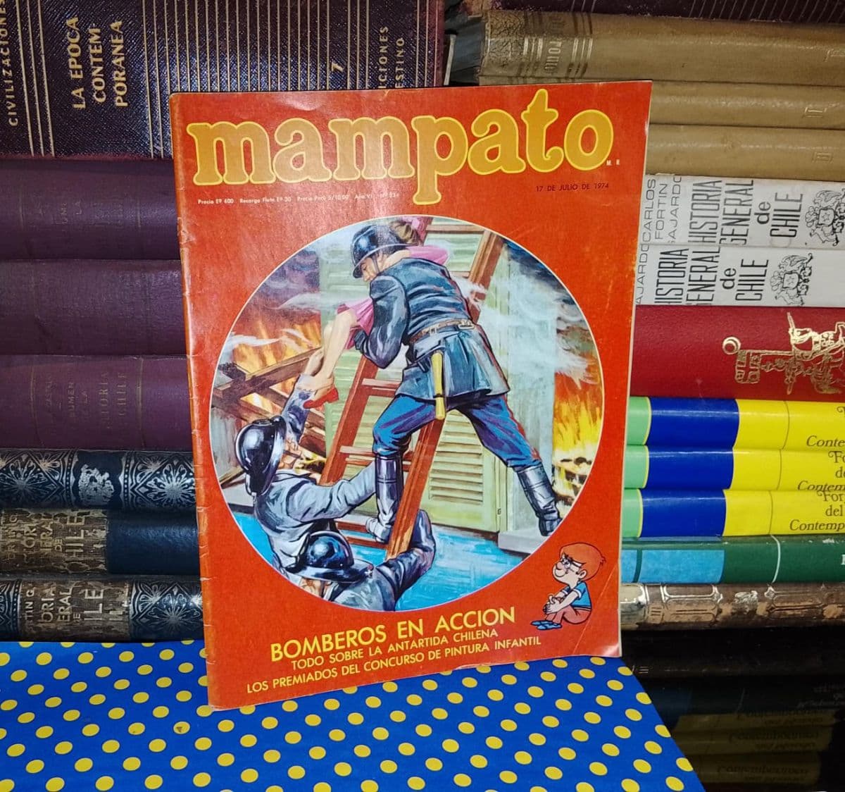 Bomberos En Acción — Revista Mampato, libro usado (foto 1 de 5)